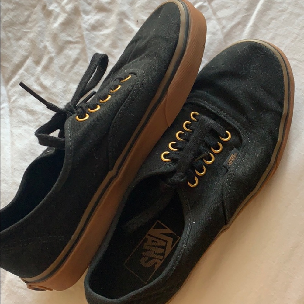 Black low top van sneakers